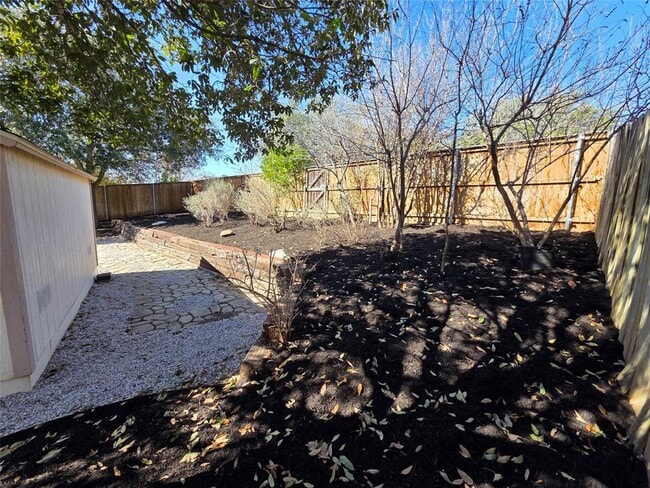 Building Photo - 225 Spring Branch Loop