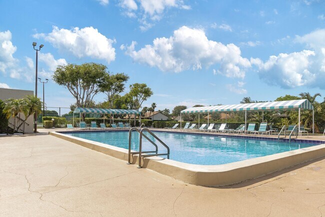 Building Photo - 7831 Willow Spring Dr