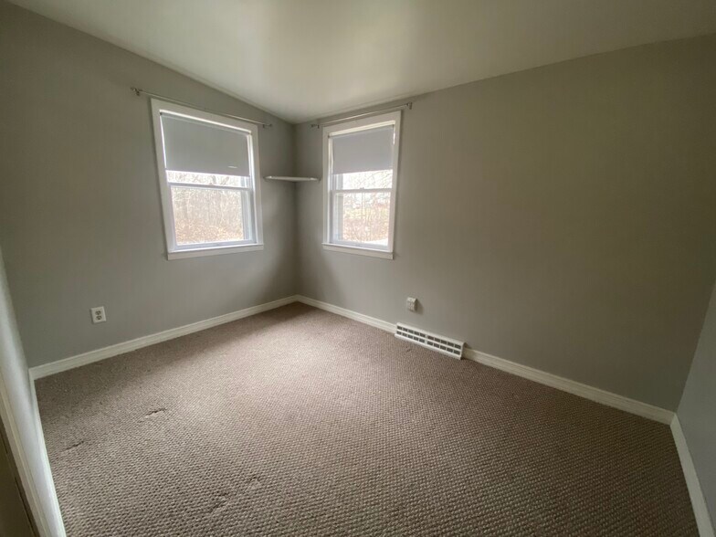 Bedroom 2 - 7012 W 138th Ln