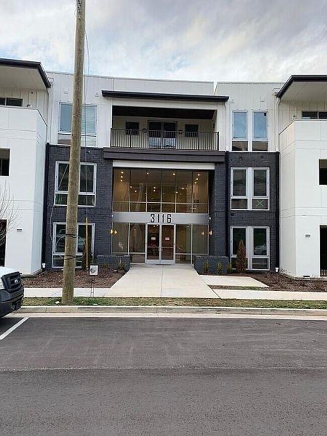 Sleek 2 bed 2 bath West End condo! 3116 West End Cir Nashville TN