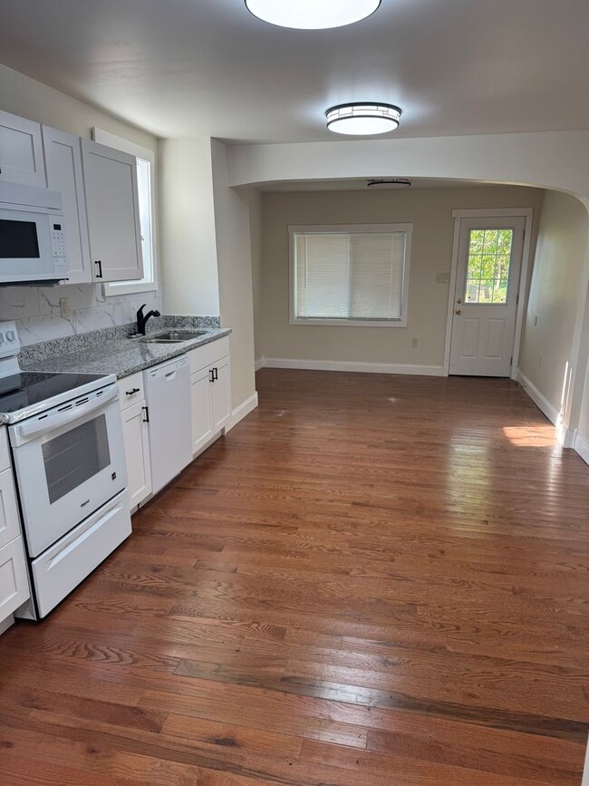 Primary Photo - 4 bedroom, 1.5 bath, half double house