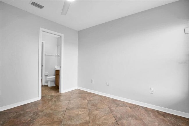 Building Photo - 11102 Lakeside Vista Dr