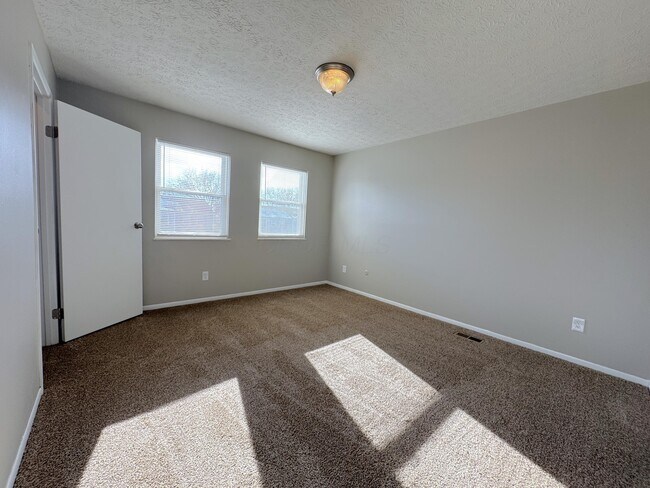 Building Photo - 2596 Sawbury Blvd