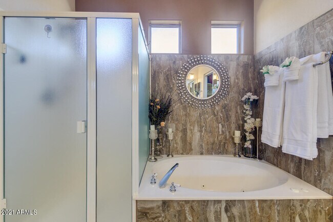 Building Photo - 3922 E Carson Rd