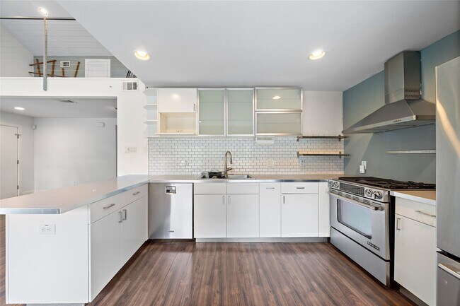 Building Photo - 2413 Emancipation Ave