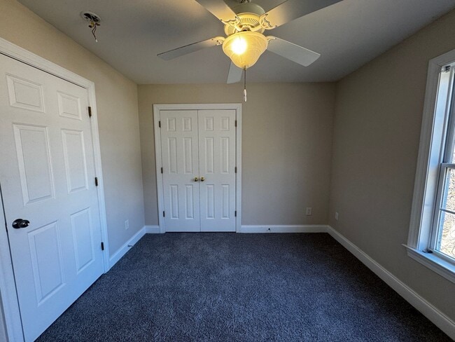 Building Photo - 181 New Hampshire Ct