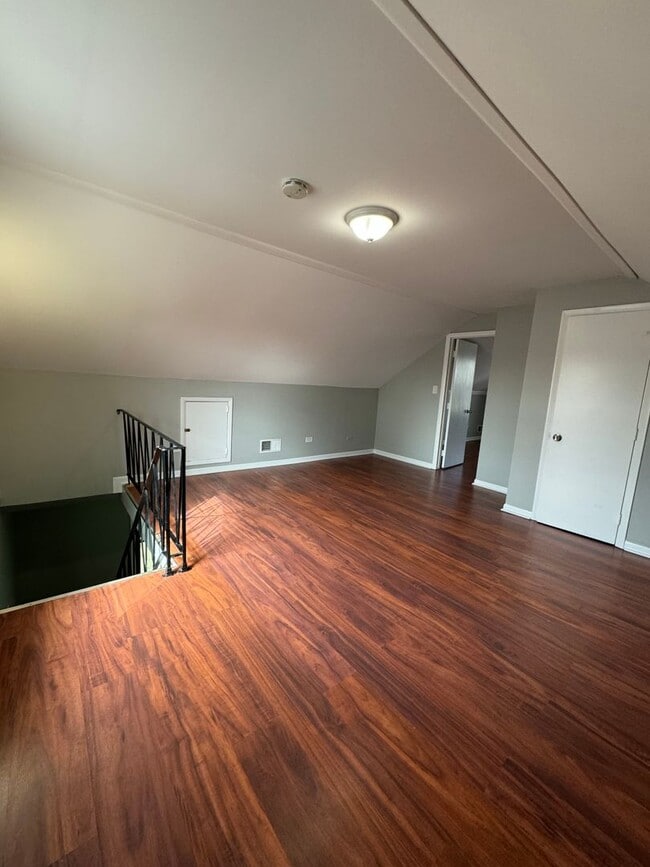Building Photo - 2 Bedroom 1 Bathroom House in Calumet City...
