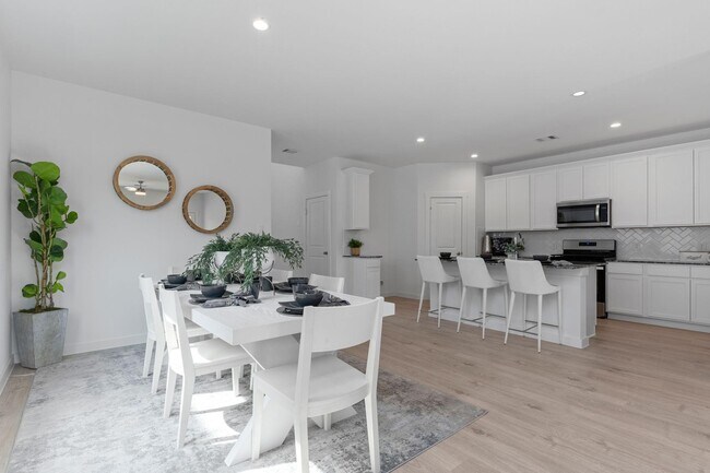 Building Photo - 7811 Bel Fiore Dr