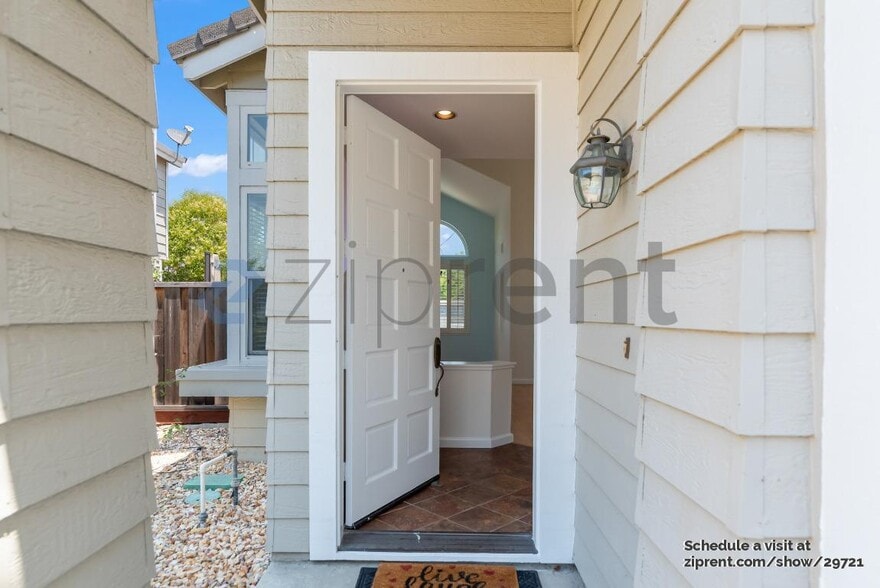 Building Photo - Unit