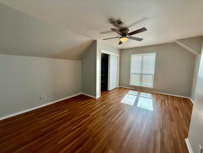 Building Photo - Nice 3 bedroom 2.5 bath near Jenks HS