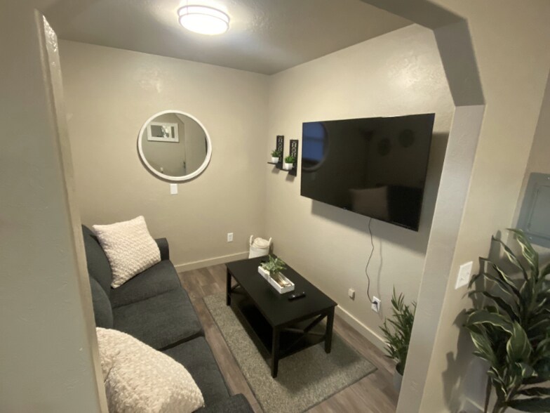 Building Photo - 2288 Mabelle Ave