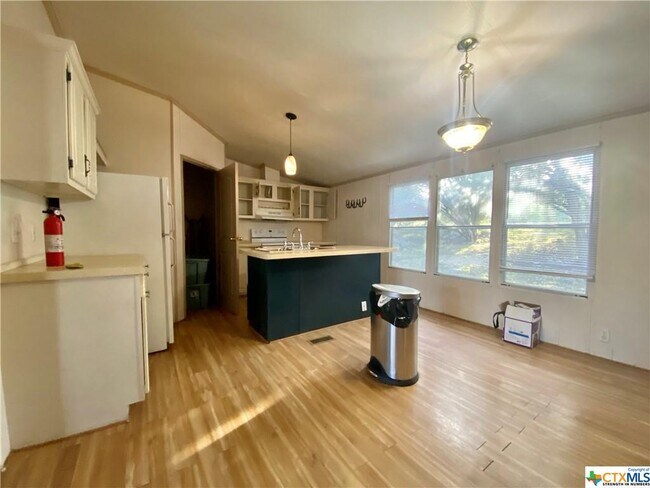 Building Photo - 1808 McIver