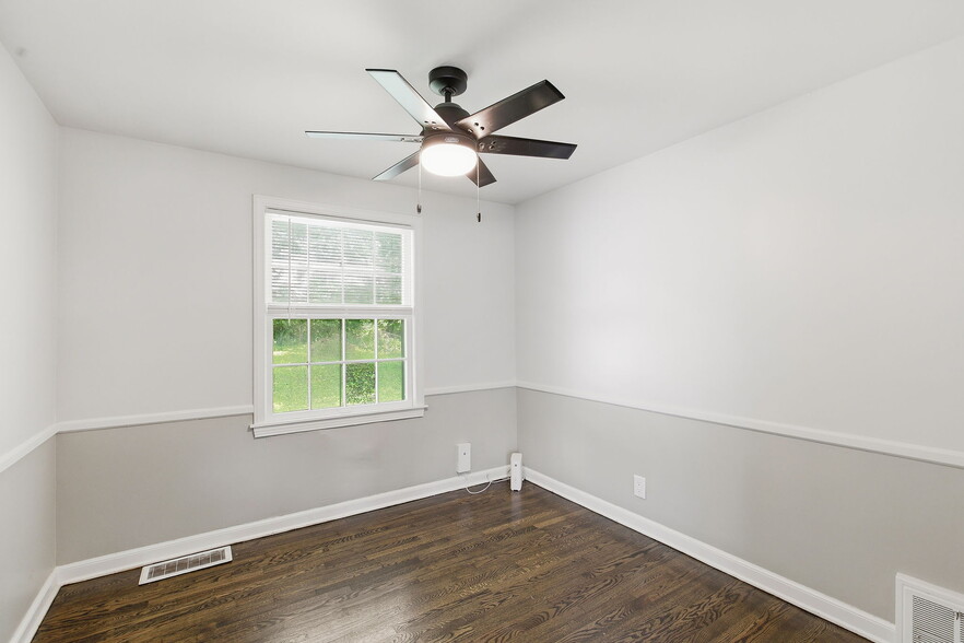 Dining Room - 7231 Forest Ave