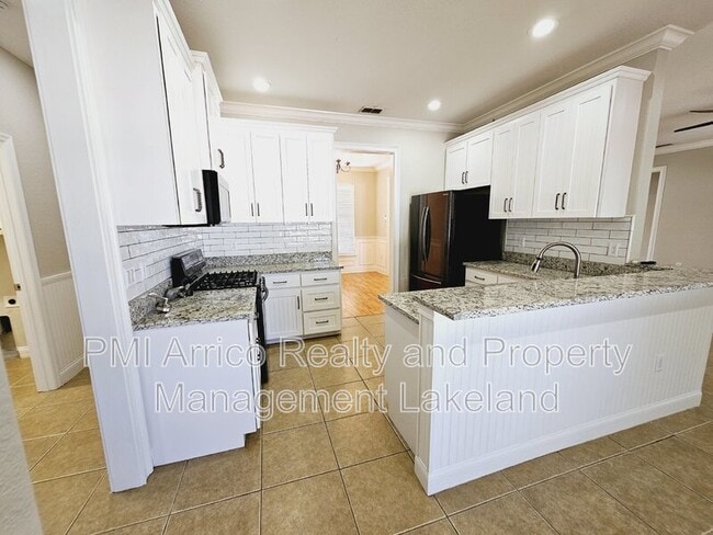 Building Photo - 1930 Saddlewood Ct