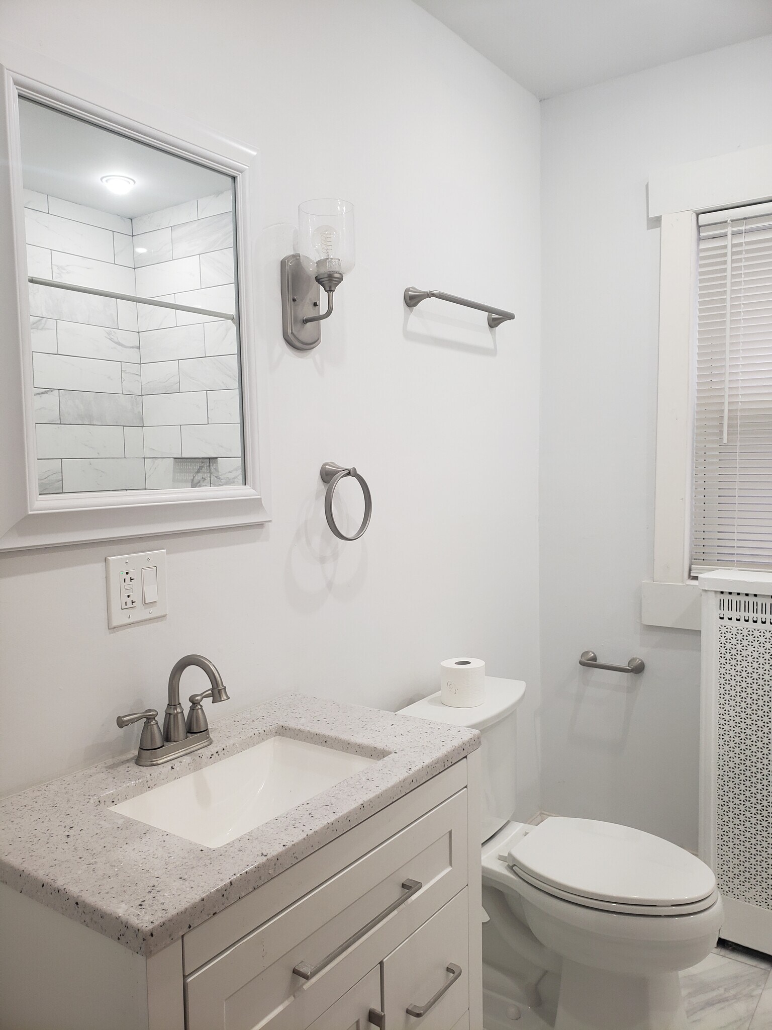 Bathroom - 3811 N Central Park Ave
