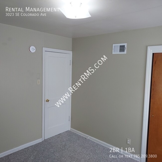 Building Photo - 3023 SE Colorado Ave