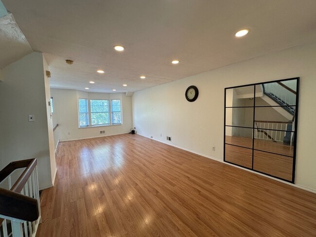 Building Photo - 26 Villa Nova St