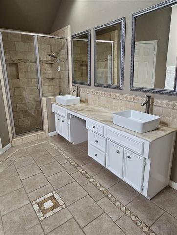 Building Photo - 1813 Weanne Dr