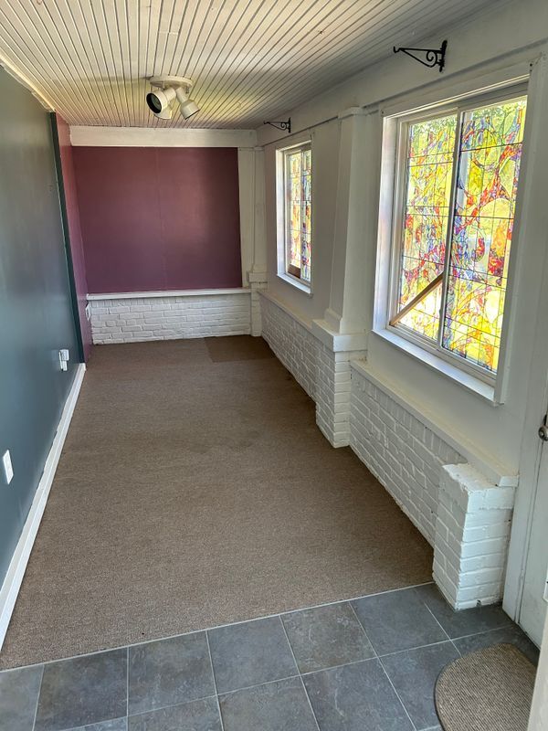 Building Photo - 1009 E Leicester Ave