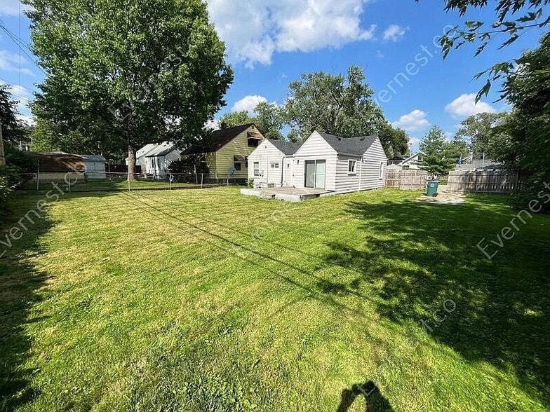 Building Photo - 23115 Powell Ave