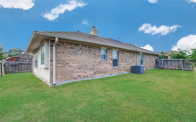 Building Photo - 5003 Riverbridge Ct