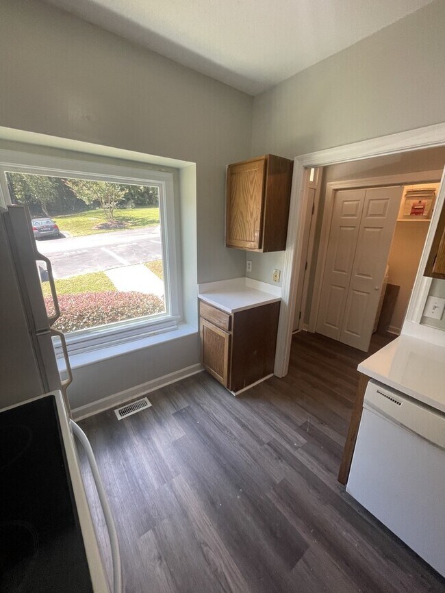 Building Photo - 6140 Loch Laural Ln
