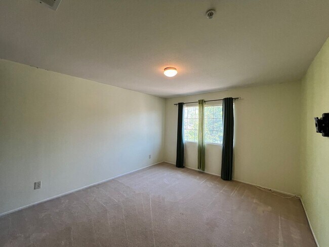 Building Photo - 13539 Whipple St