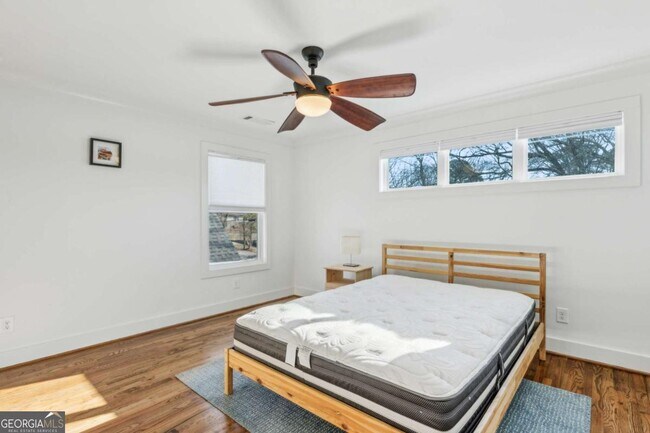 Building Photo - 1237 Milton Terrace SE