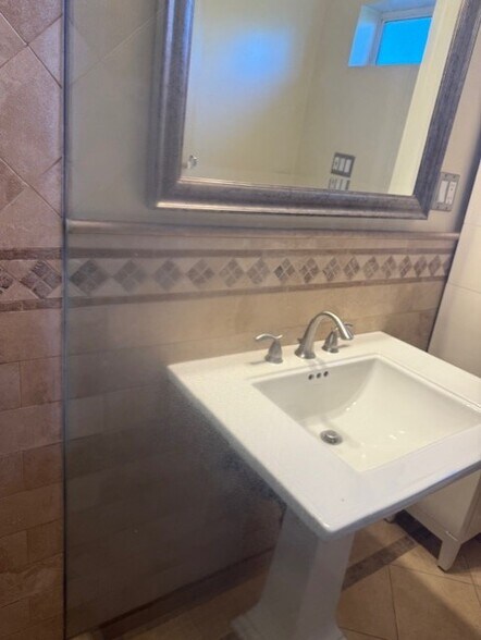 Building Photo - 2270 La Costa Ave