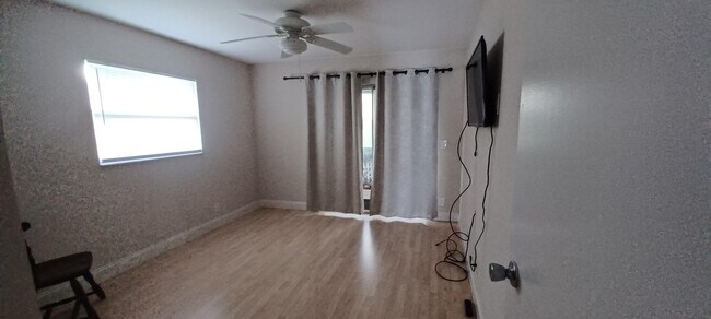 Building Photo - 281 Tuscany Ln