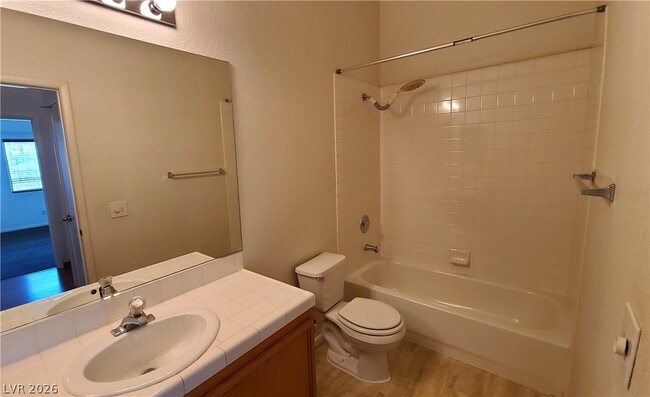 Building Photo - 2110 Los Feliz St