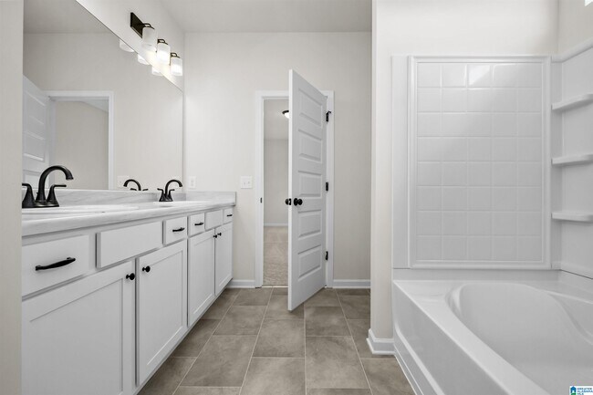 Building Photo - 608 Pine Valley Trl