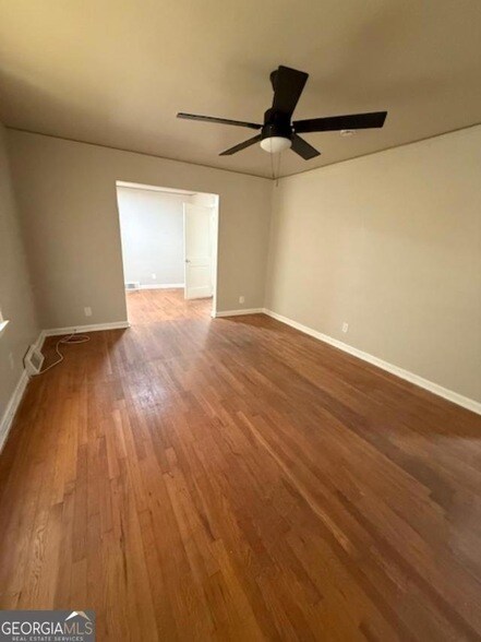Building Photo - 2439 Plantation Dr