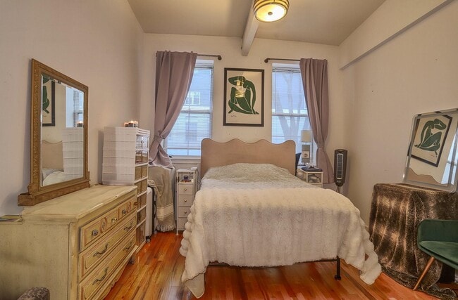 Building Photo - 1034 Clinton St