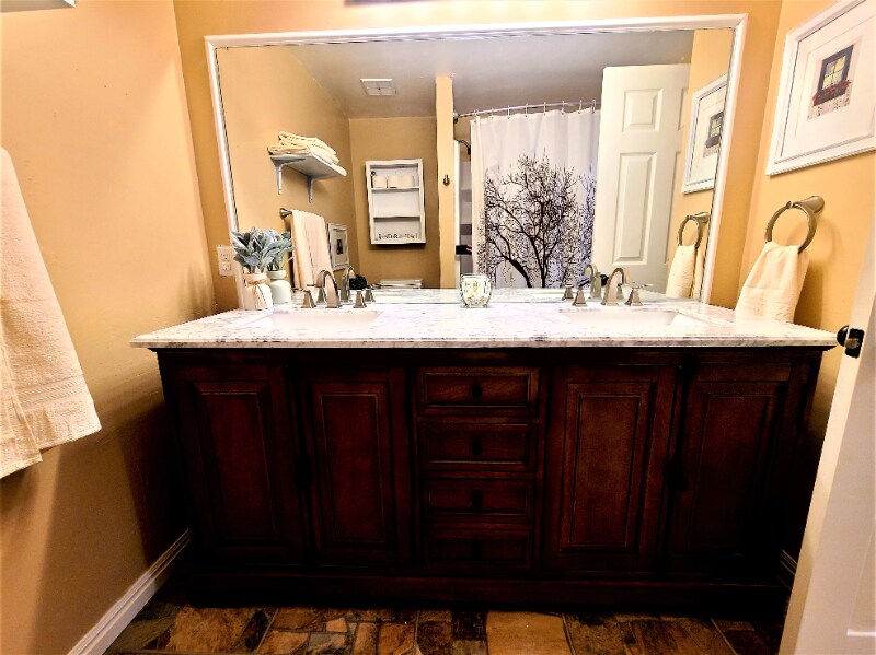 Building Photo - 7000 S 2300 E