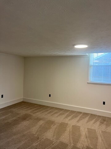 Building Photo - 138 Carriage Dr