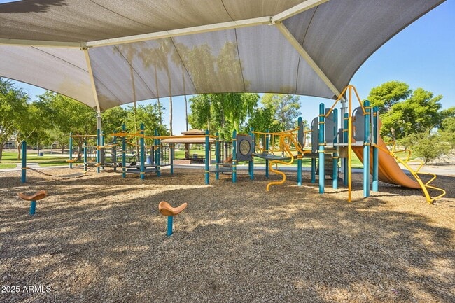 Building Photo - 15649 W Magnolia St