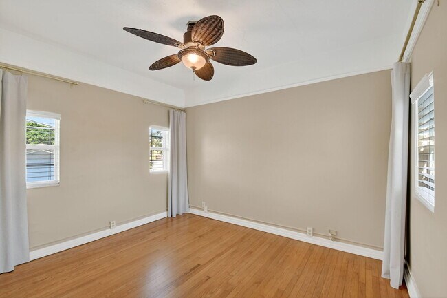 Building Photo - 322 Cornell Dr