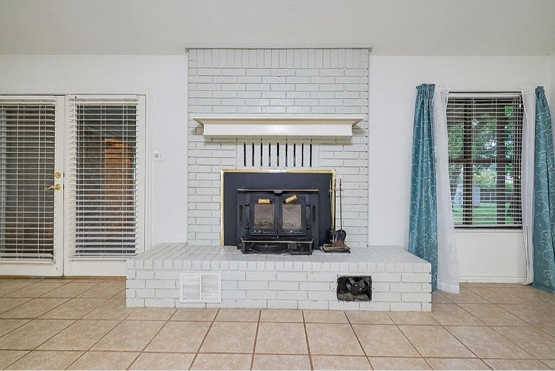 Building Photo - 411 Bluebonnet St