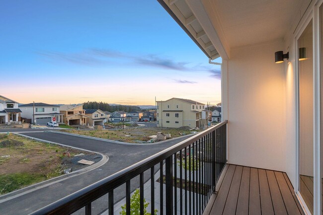 Building Photo - BRAND NEW DUAL PRIMARY BEDROOM Townhome in...