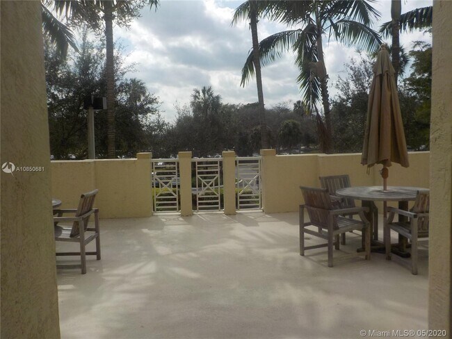 Building Photo - 3600 Oaks Clubhouse Dr