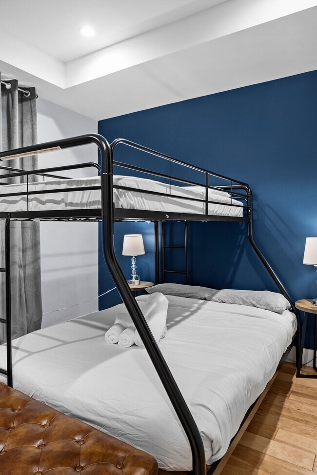 Building Photo - 1011 Bennington St