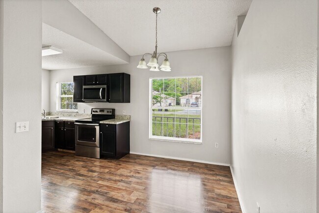 Building Photo - 795 Squirrel Ct