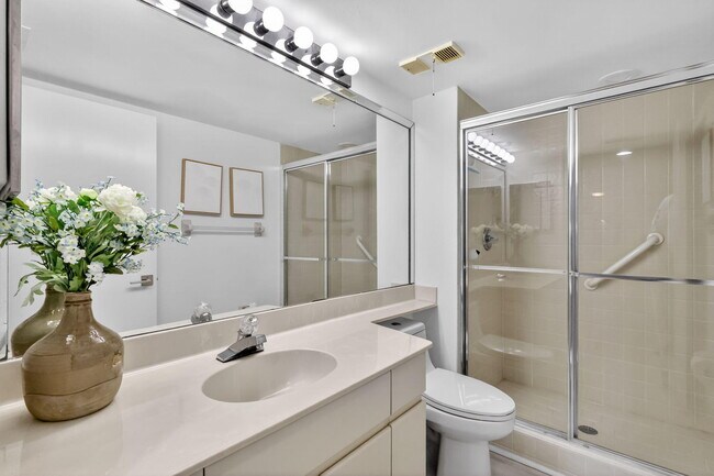 Building Photo - 15314 Strathearn Dr