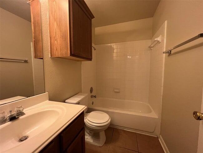 Building Photo - 1619 Harness Race Way