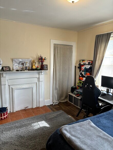 Building Photo - 309 Penn St