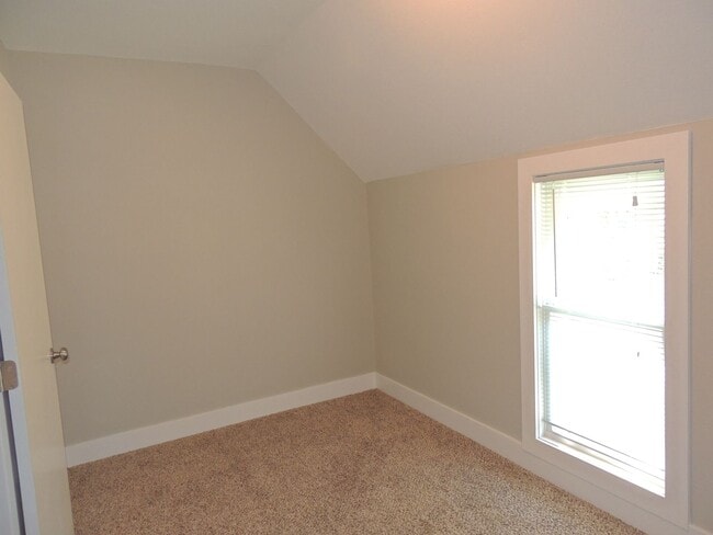 Building Photo - 1106 Titus Ave