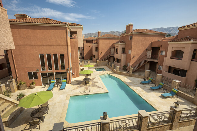 Pool Area - Scott Villa Apartments