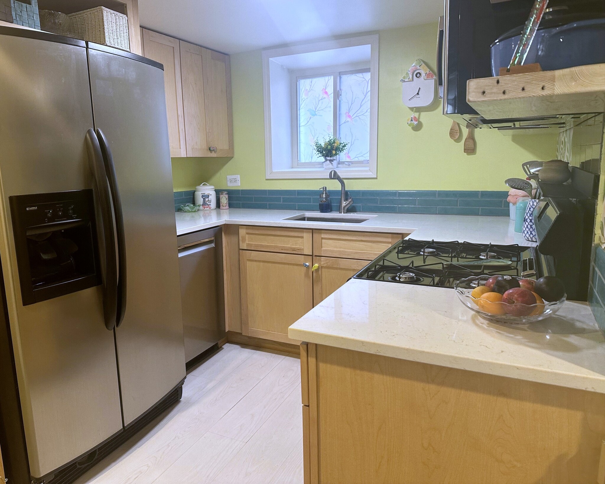 SS appliances; quartz counters, DW - 5940 N Bernard St