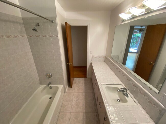Building Photo - 301 Lacour Way